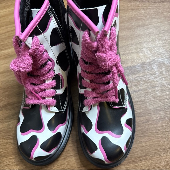 Dr. Martens 1460 youth size 4 cow print patent lamper leather boots - Picture 2 of 6